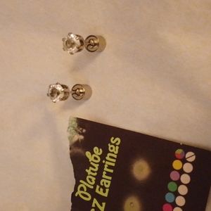 Demo of random colored twinkly lights of earrings